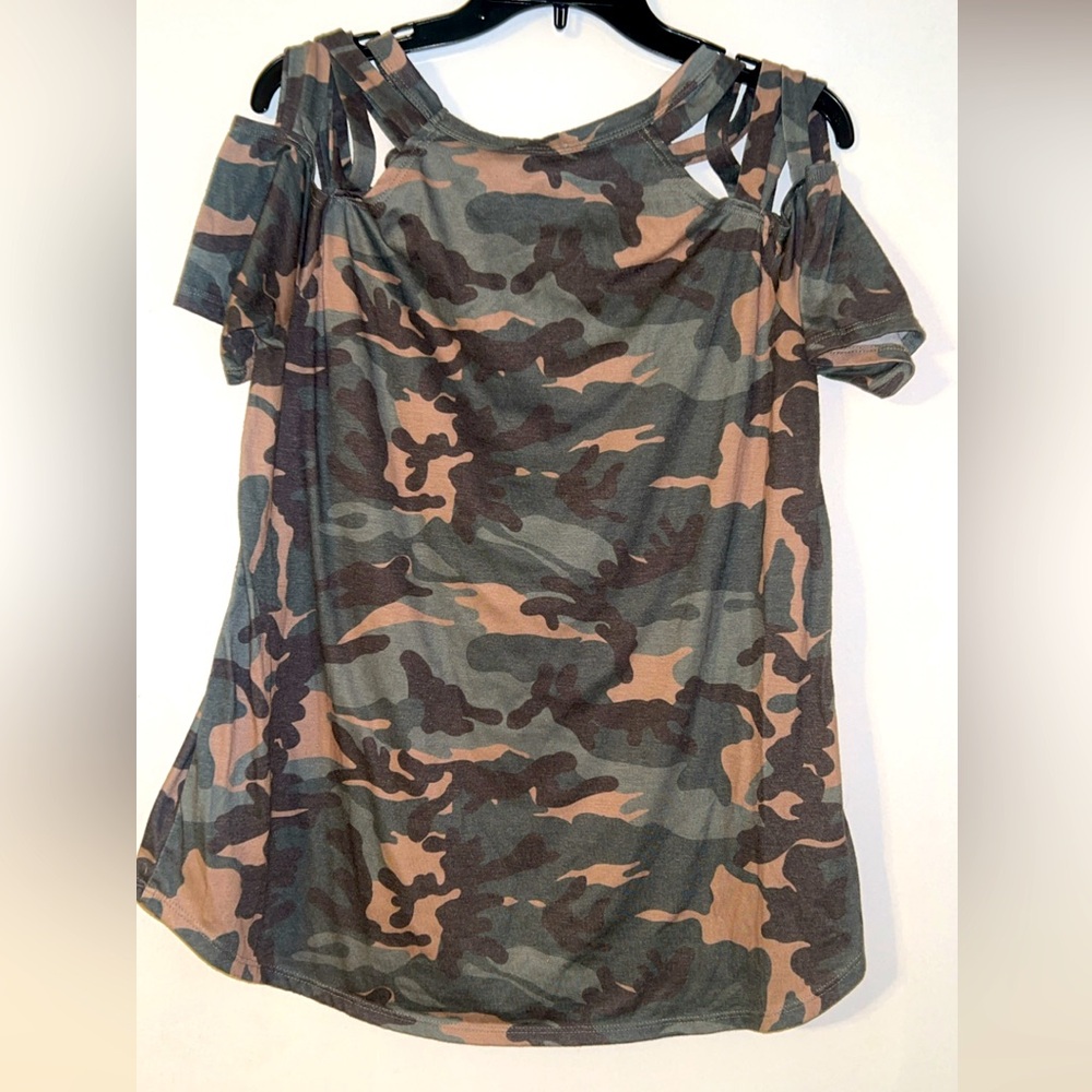 Camo short sleeve shirt size xl brand Bibi